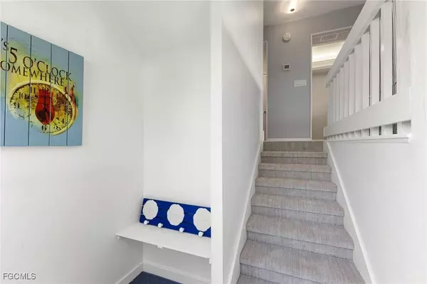 1039 Beach RD #104, Sanibel, FL 33957