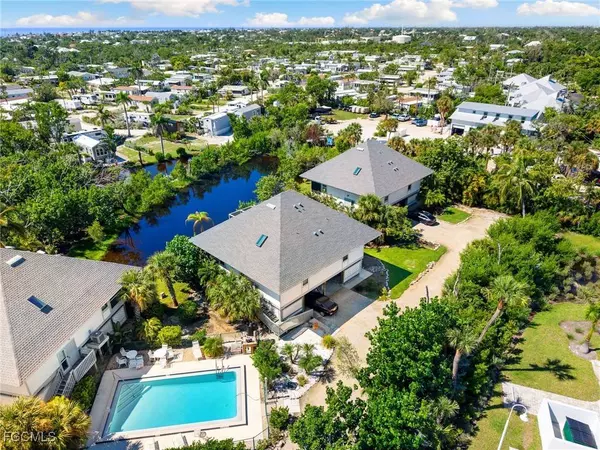 1039 Beach RD #104, Sanibel, FL 33957