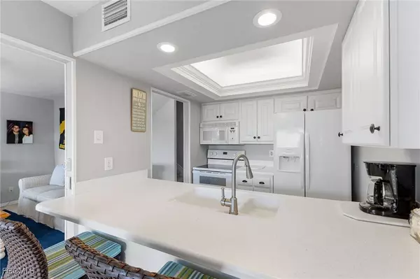 1039 Beach RD #104, Sanibel, FL 33957