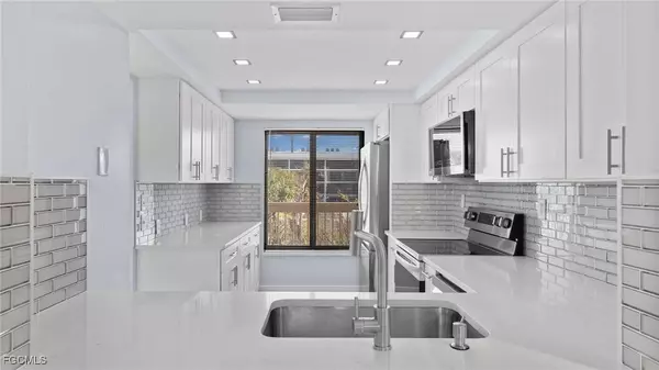 2777 W Gulf DR #104, Sanibel, FL 33957