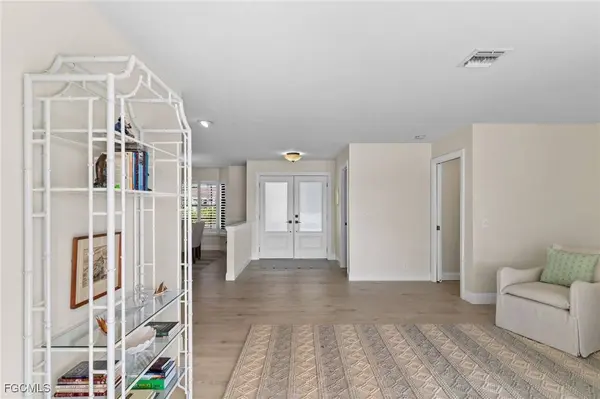 864 S Town And River DR, Fort Myers, FL 33919