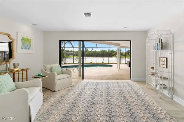 864 S Town And River DR, Fort Myers, FL 33919
