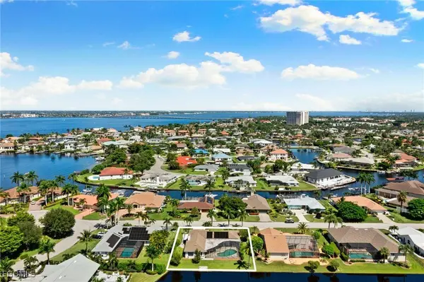 864 S Town And River DR, Fort Myers, FL 33919
