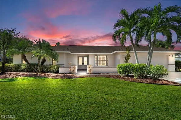 864 S Town And River DR, Fort Myers, FL 33919