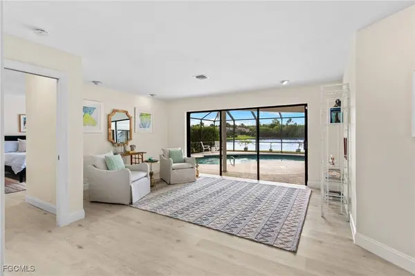 864 S Town And River DR, Fort Myers, FL 33919