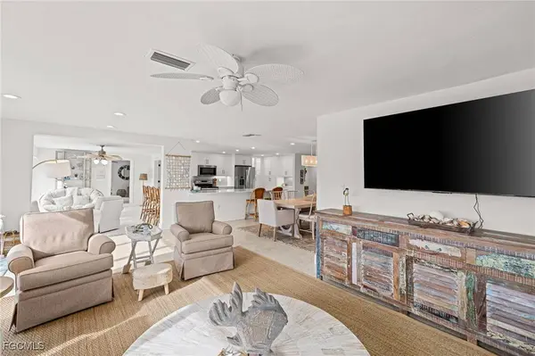 979 Whelk DR, Sanibel, FL 33957