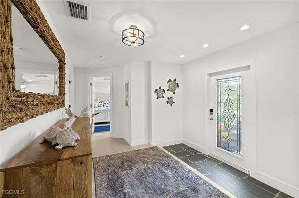 979 Whelk DR, Sanibel, FL 33957
