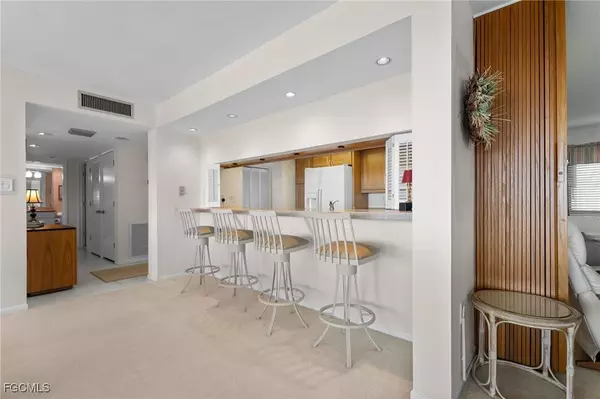 1605 Middle Gulf DR #310, Sanibel, FL 33957