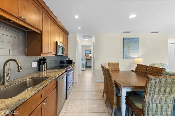 1811 Olde Middle Gulf DR #1, Sanibel, FL 33957