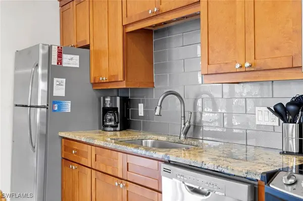 1811 Olde Middle Gulf DR #1, Sanibel, FL 33957