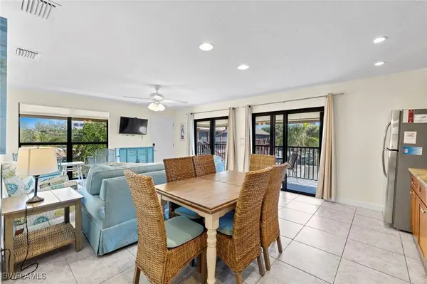 1811 Olde Middle Gulf DR #1, Sanibel, FL 33957