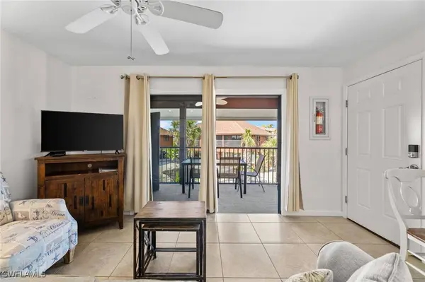 1811 Olde Middle Gulf DR #10, Sanibel, FL 33957