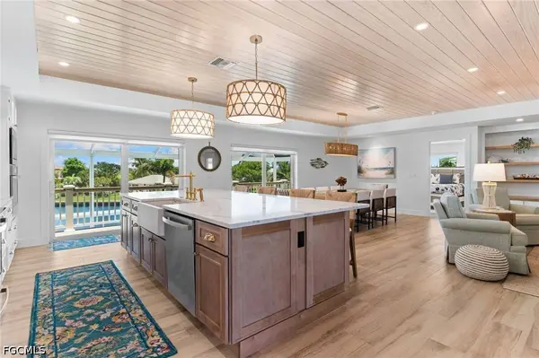954 Whelk DR, Sanibel, FL 33957