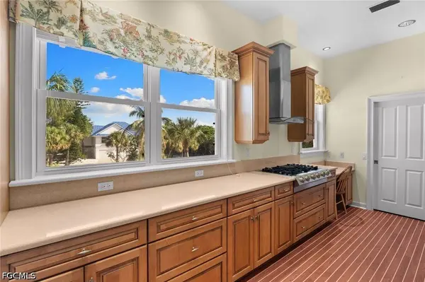 475 Las Tiendas LN, Sanibel, FL 33957