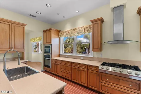 475 Las Tiendas LN, Sanibel, FL 33957