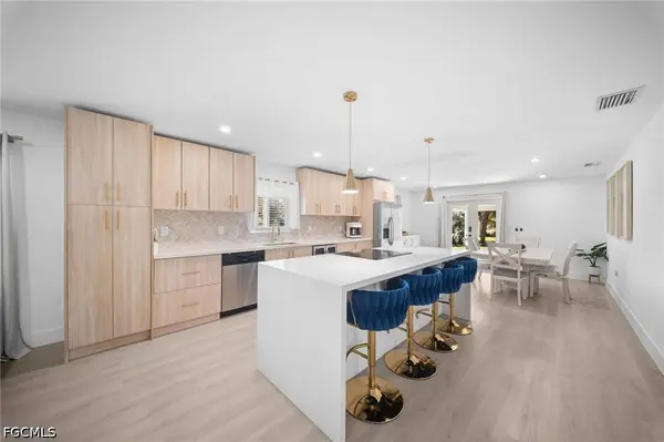 657 Cardium ST, Sanibel, FL 33957