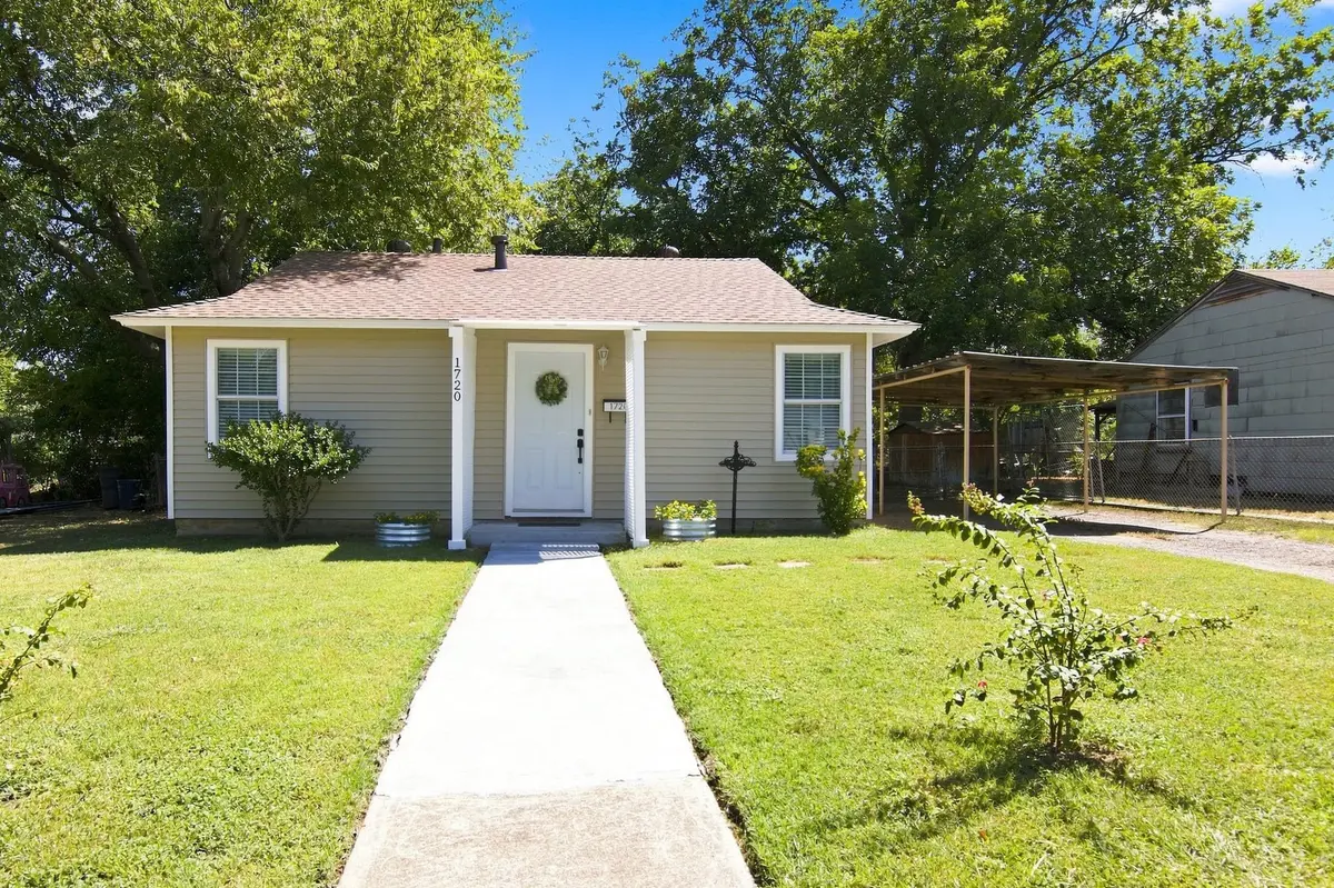 1720 Glenn Drive, Blue Mound, TX 76131