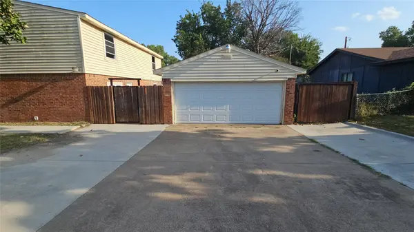 833 James Street, Azle, TX 76020