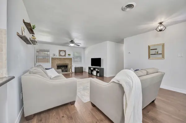 2812 Norwood Lane, Arlington, TX 76013