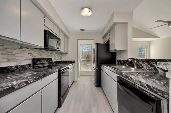 132 Myers Drive, White Settlement, TX 76108