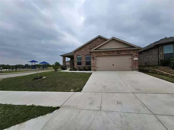 8640 Caldera Lane, Fort Worth, TX 76131