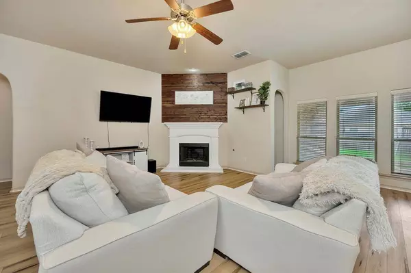 5312 Molasses Drive, Fort Worth, TX 76179