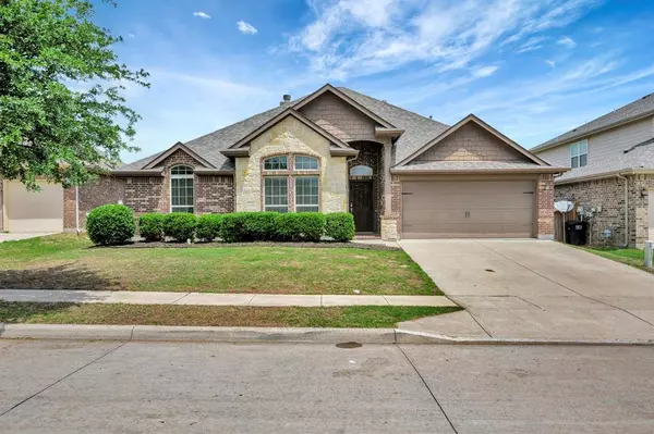 5312 Molasses Drive, Fort Worth, TX 76179