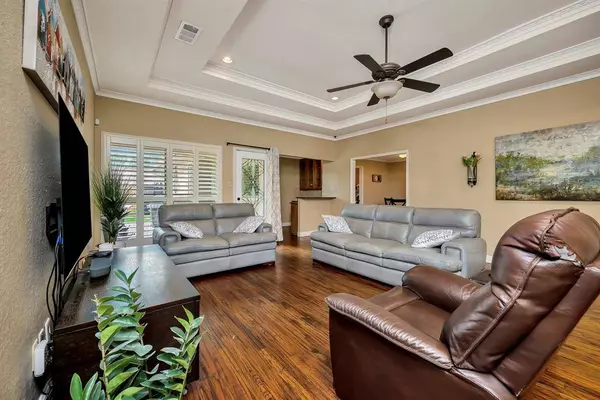 2011 Silver Creek Drive, Euless, TX 76040