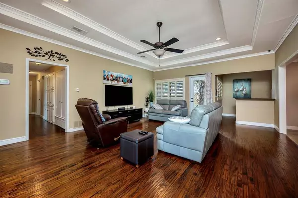 2011 Silver Creek Drive, Euless, TX 76040