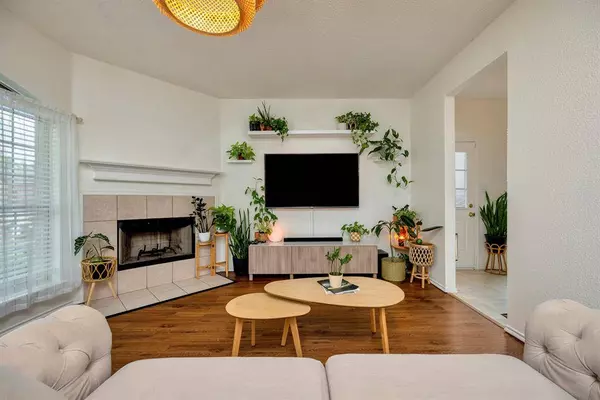 6400 Bay Lake Drive, Fort Worth, TX 76179