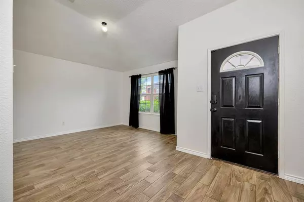 6717 Red Rock Trail, Watauga, TX 76137