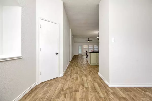 6717 Red Rock Trail, Watauga, TX 76137