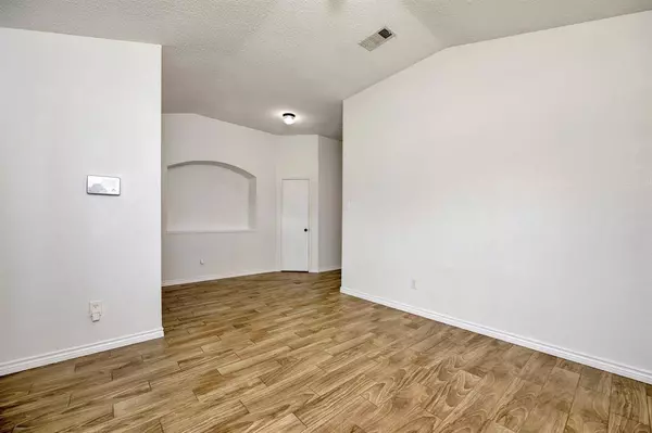 6717 Red Rock Trail, Watauga, TX 76137