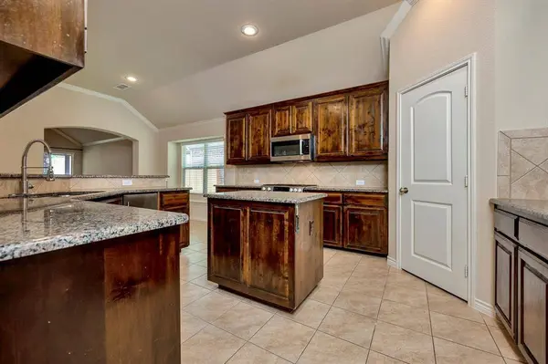 6009 Warmouth Drive, Fort Worth, TX 76179