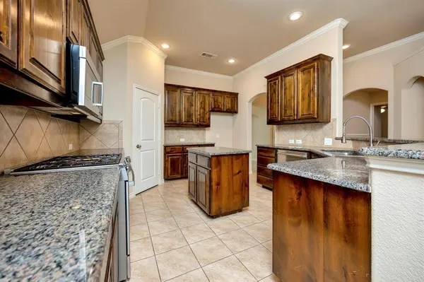 6009 Warmouth Drive, Fort Worth, TX 76179
