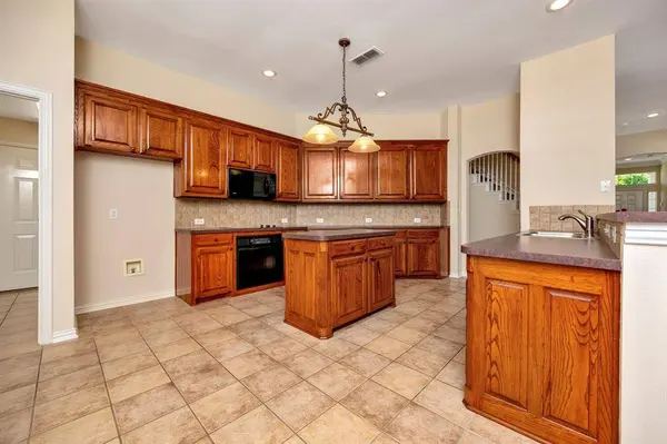 8256 Bridge Street, North Richland Hills, TX 76180