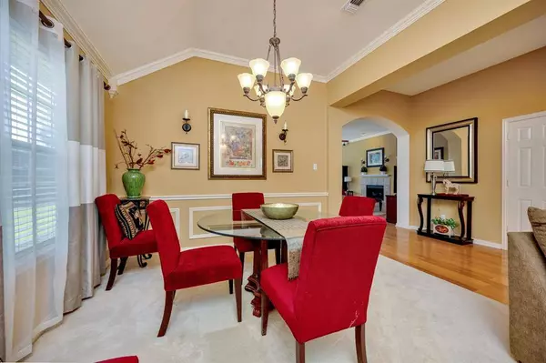 2404 Queens Court, Carrollton, TX 75006