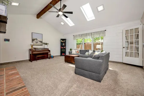 10105 Locksley Drive, Benbrook, TX 76126