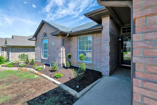 3717 Broken Pine Trail, Fort Worth, TX 76137