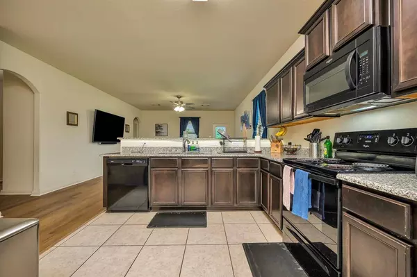 5921 Obsidian Creek Drive, Fort Worth, TX 76179