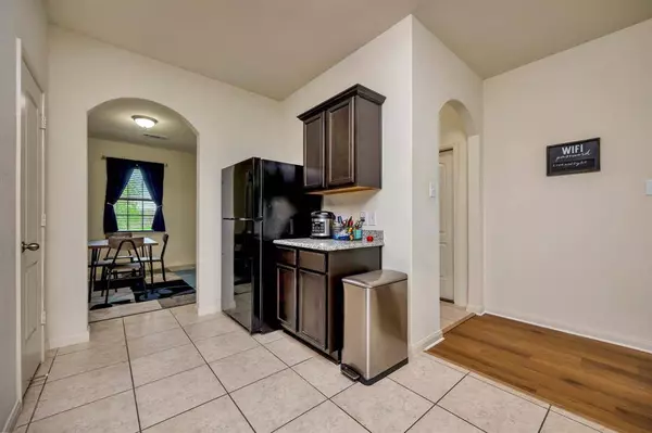 5921 Obsidian Creek Drive, Fort Worth, TX 76179