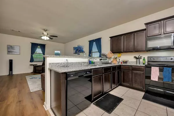 5921 Obsidian Creek Drive, Fort Worth, TX 76179