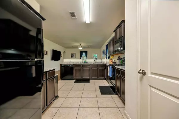 5921 Obsidian Creek Drive, Fort Worth, TX 76179