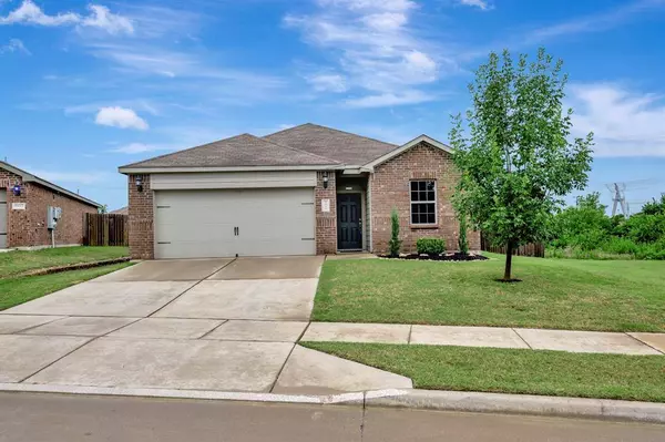 5921 Obsidian Creek Drive, Fort Worth, TX 76179