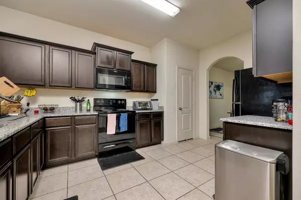 5921 Obsidian Creek Drive, Fort Worth, TX 76179