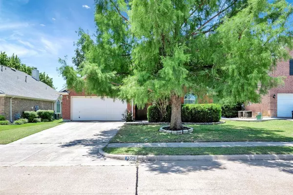 5048 Roundtree Court, Haltom City, TX 76137