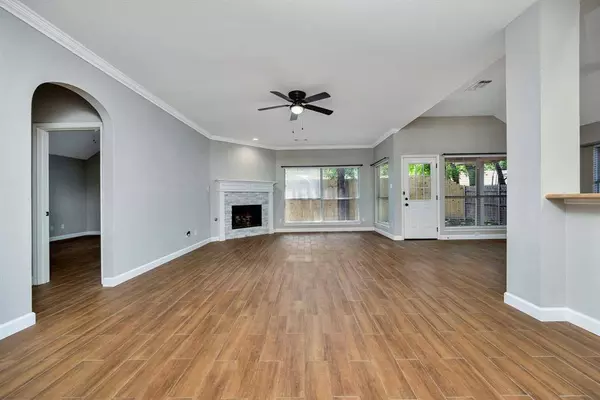 5048 Roundtree Court, Haltom City, TX 76137