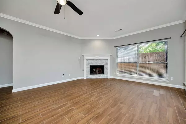 5048 Roundtree Court, Haltom City, TX 76137