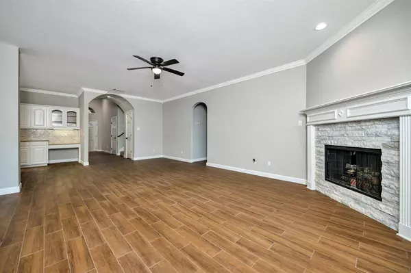 5048 Roundtree Court, Haltom City, TX 76137