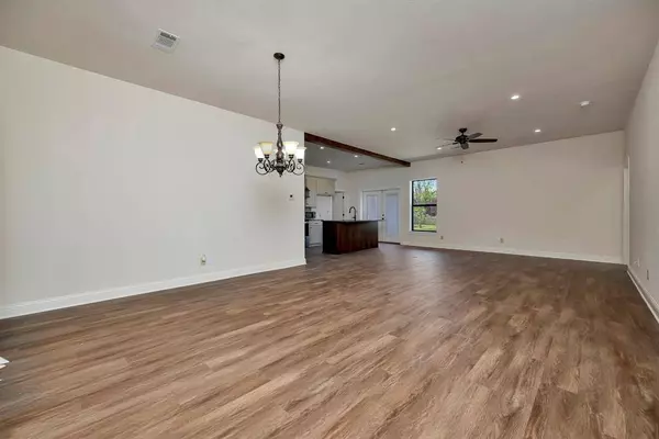 2312 Royce Drive, Arlington, TX 76016